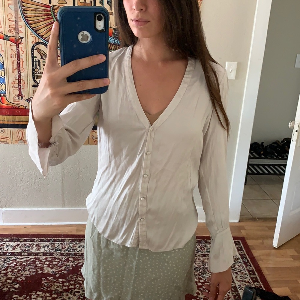 Bebe silky blouse. Long sleeve.